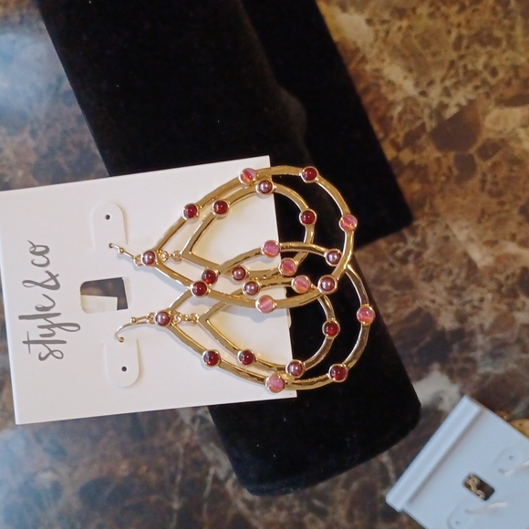 Style and company earrings - Picture 3 of 3